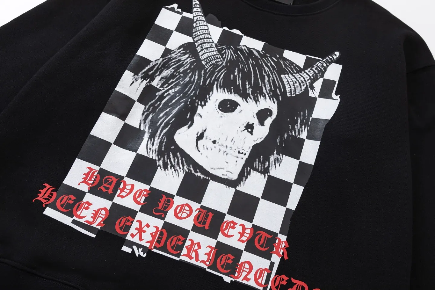 7042#P240 [WESLANG co-branded] AMIRI 2022 autumn and winter new men's clothing series cotton printed sweatshirt. Color: black. Size: S M L XL