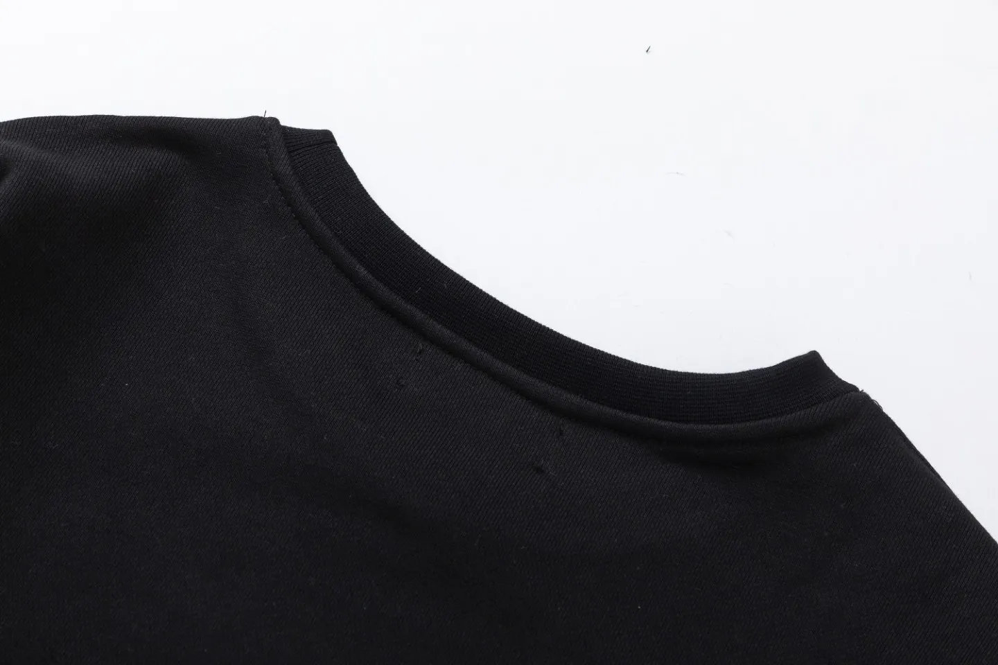 7042#P240 [WESLANG co-branded] AMIRI 2022 autumn and winter new men's clothing series cotton printed sweatshirt. Color: black. Size: S M L XL