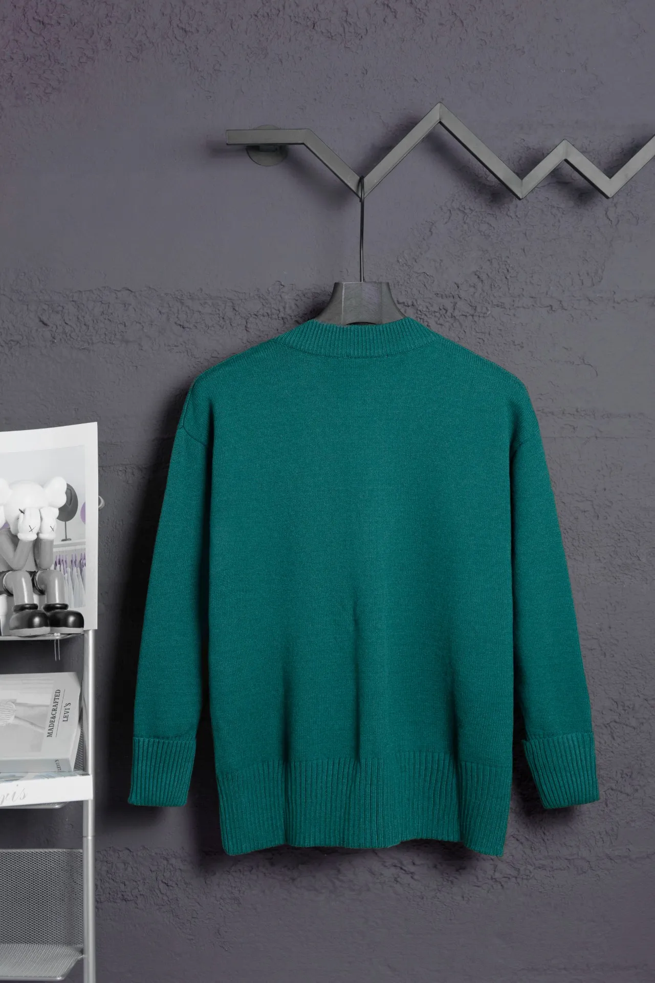 P186 Style No.: MQ802 AMI Classic Big Love Series Jacquard Cardigan Sweater Highest Version Supports Comparison Color: Dark Green Size: S-XL