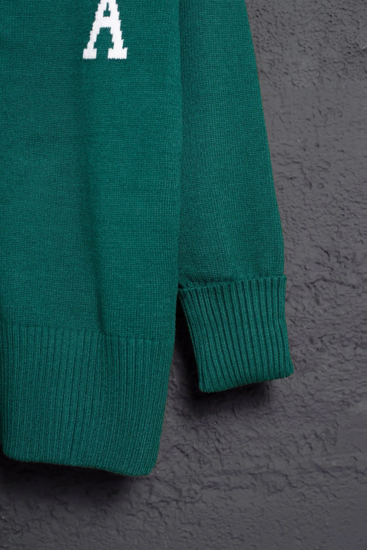 P186 Style No.: MQ802 AMI Classic Big Love Series Jacquard Cardigan Sweater Highest Version Supports Comparison Color: Dark Green Size: S-XL