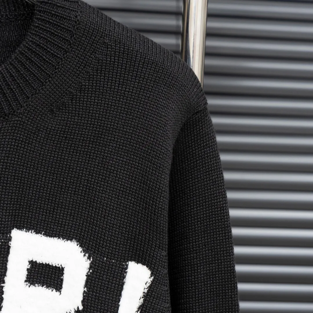 P290 Style: AMIRI distressed knitted long-sleeved sweater Size: S-XXL Fabric: Wool blend Accessories: Full set of customized original accessories No gender distinction, same style for men and women