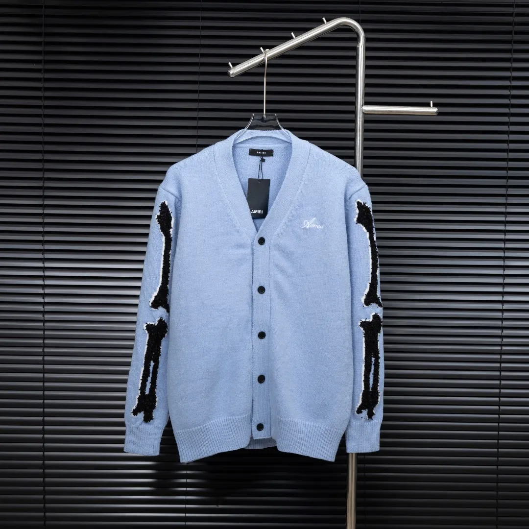 P360 Style: AMIRI Emile bone splicing long-sleeved knitted cardigan jacket Size: S-XXL Fabric: Wool blend Accessories: Full set of customized original accessories No gender distinction, same style for men and women