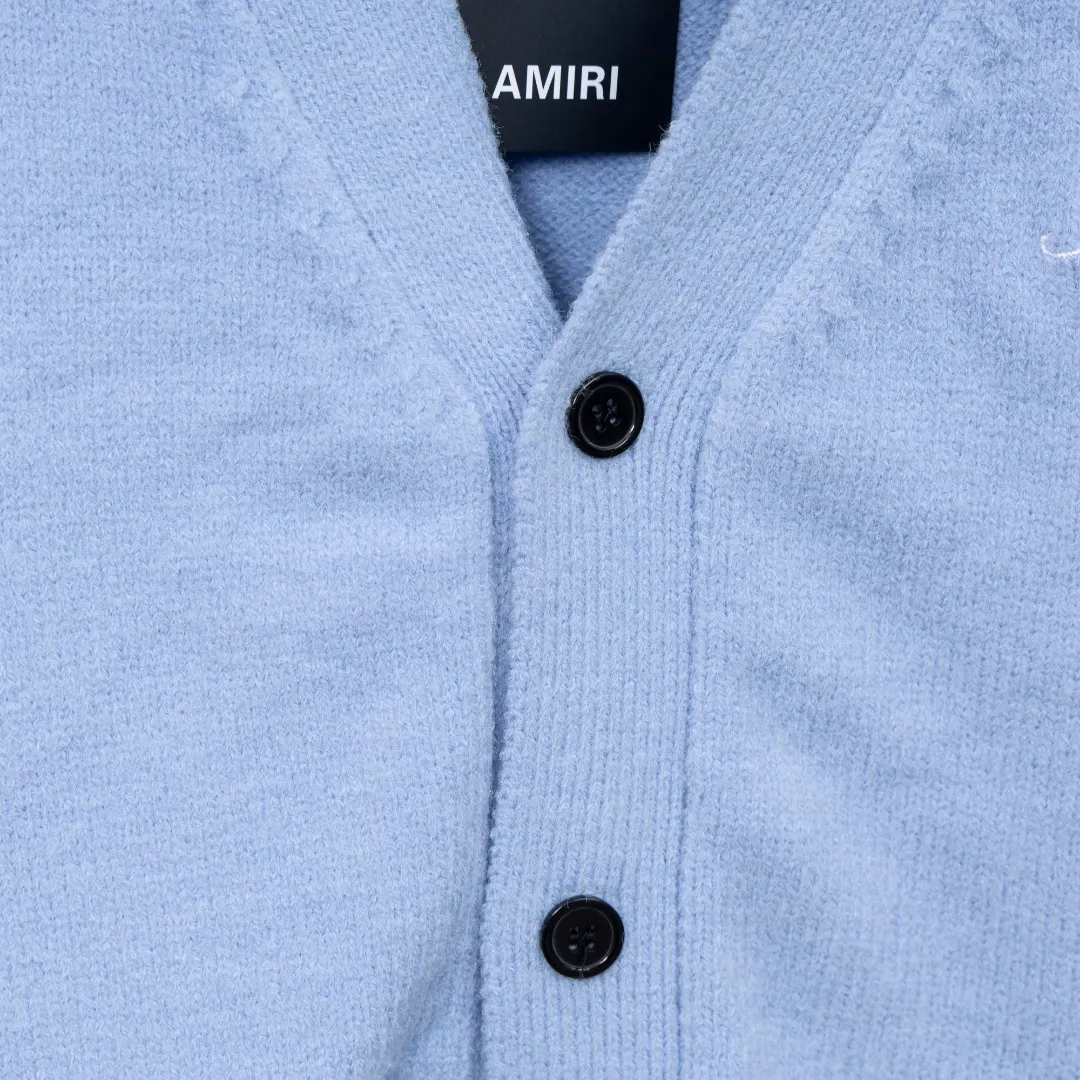 P360 Style: AMIRI Emile bone splicing long-sleeved knitted cardigan jacket Size: S-XXL Fabric: Wool blend Accessories: Full set of customized original accessories No gender distinction, same style for men and women