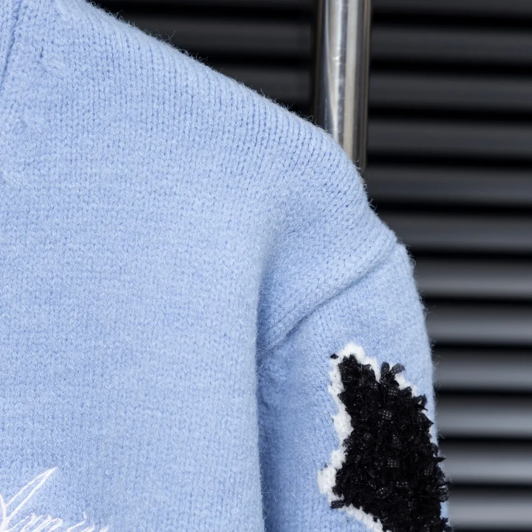 P360 Style: AMIRI Emile bone splicing long-sleeved knitted cardigan jacket Size: S-XXL Fabric: Wool blend Accessories: Full set of customized original accessories No gender distinction, same style for men and women