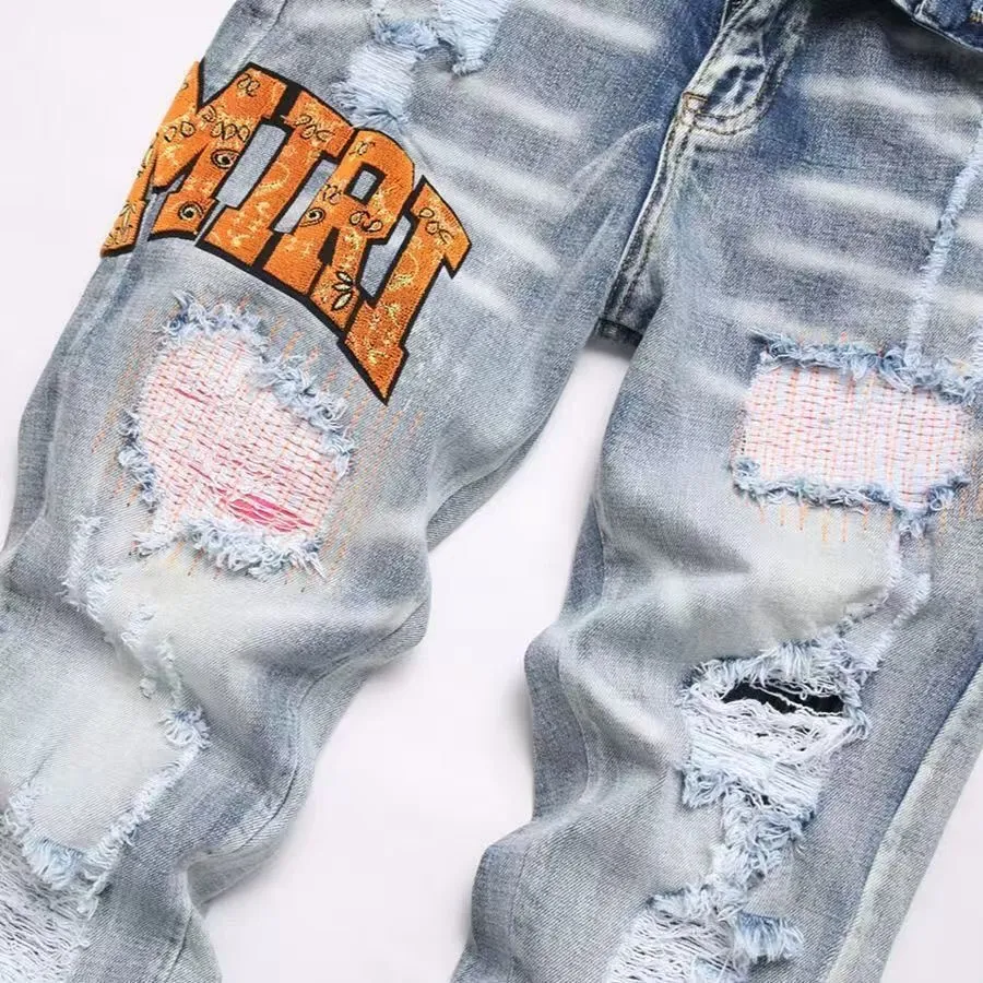 #M88 P168💰 AMIRI patch embroidery jeans trousers AMIRI high street basic ripped tight elastic jeans trousers amiri brand jeans break the production process and cutting of the original jeans, the fabrics are softer and more comfortable Hand-sewn collar label Customized logo buttons Genuine leather tag Color: Picture color Size: 30-32-34-36