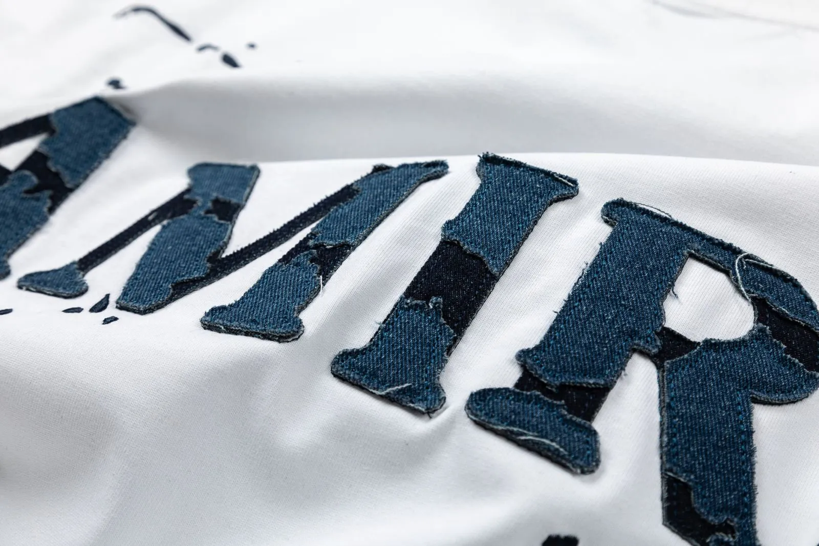 8020#P170amiri washed ripped denim patch with embroidered logo, made of 300g fabric, color: black, white. Size: S M L XL