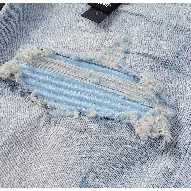 P220 💰 AMIRI patch embroidery jeans trousers AMIRI high street basic ripped tight elastic jeans trousers amiri brand jeans break the production process and cutting of the original jeans, the fabrics are softer and more comfortable Hand-sewn collar label Customized logo buttons Genuine leather tag Color: Picture color Size: 30-32-34-36