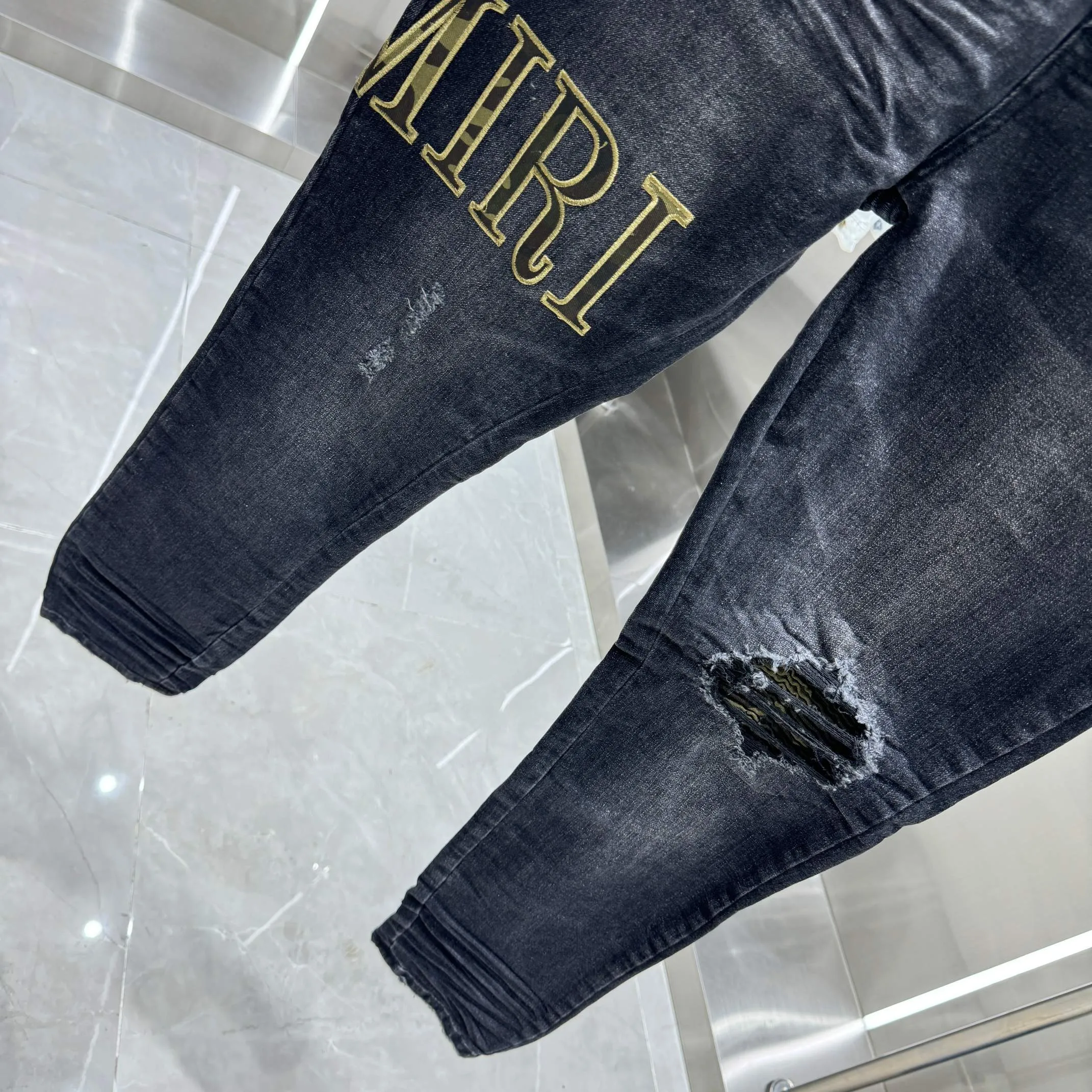 P280 Amiri ripped letter embroidery craft street fashion slim fit stretch jeans Color Black Size 30 32 34 36 38