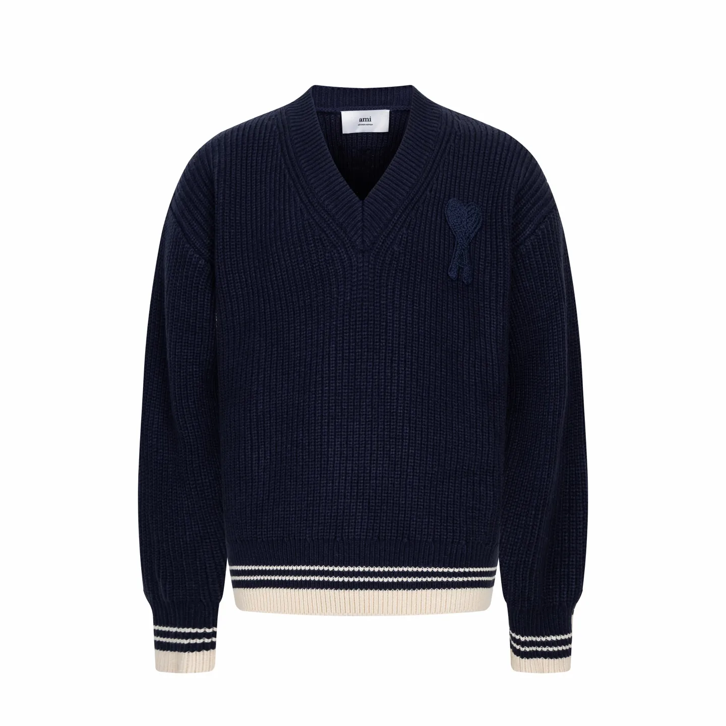 🅿️560 Ami knitted love stripe contrasting V-neck sweater (navy blue). The original version was purchased for 2,299 and developed. The fabric is made of alpaca wool to maintain a stable shape. The stitching is even and firm, and the details are meticulously handled, reflecting the brand's strict control over quality. The overall design is simple and elegant, suitable for various occasions. Whether it is business or leisure, it can show an elegant and decent style. The overall wiring is straight and delicate, the fabric is comfortable and soft, and the color is consistent without color difference. It can be matched with the same style to create a fashionable look, and can be used in various occasions. Customized accessories, complete with three standards, the same style for men and women. Size:S-M-L-XL