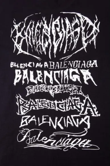 The top proven version of Balenciaga/Balenciaga 24SS Year of the Dragon hand-painted graffiti logo fully printed short-sleeved T-shirt everyone has been waiting for! The Year of the Dragon limited edition is finally available! The fabric is made of 16-count single combed compact spun 250g thickened plain weave fabric, washed and dyed on the panel. The front and rear left and right sleeve patterns are all made using an elliptical machine direct injection process. After scanning the pattern, the details of the panel are adjusted manually. Then use large cloth to repeatedly adjust the pattern on the board. The printing is delicate and neat. The ready-made garments are washed softly to ensure no shrinkage. Double-pressing technology is used. The pattern part uses graffiti-style Gothic fonts. The pattern effect is fully restored. The double-layer stitching on the back collar is firm and tight. The double-chain routing on the shoulders. The hem is tightened tightly. The fabric is full of drape. The pattern is consistent. Customized and numbered washing. Only every detail is presented to customers. Size: S-XL P:280