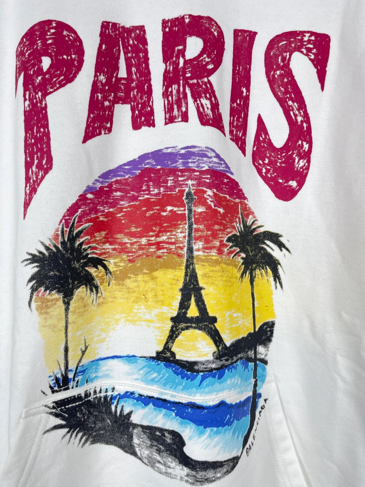 🅿️320 real photos [Top version. Official website quality] BALENCI*GA/Paris. Hawaiian sunset coconut palm tower LOGO pattern direct-printed hooded sweatshirt. Brick cabinet synchronization. The fabric is made of Paris ZP custom-woven and dyed cotton sweatshirt. The weight is 460 grams. The cloth surface is clean. The cloth pattern is clear, soft and comfortable. The threads are dyed with no color difference. The classic pattern printing uses imported machine direct printing. The effect is three-dimensional and restores the brick cabinet. Different market currencies, welcome to compare. The version adopts OS loose shoulder design. Same style for men and women. Code: BL238920 Color: black, white Size: XS S M L