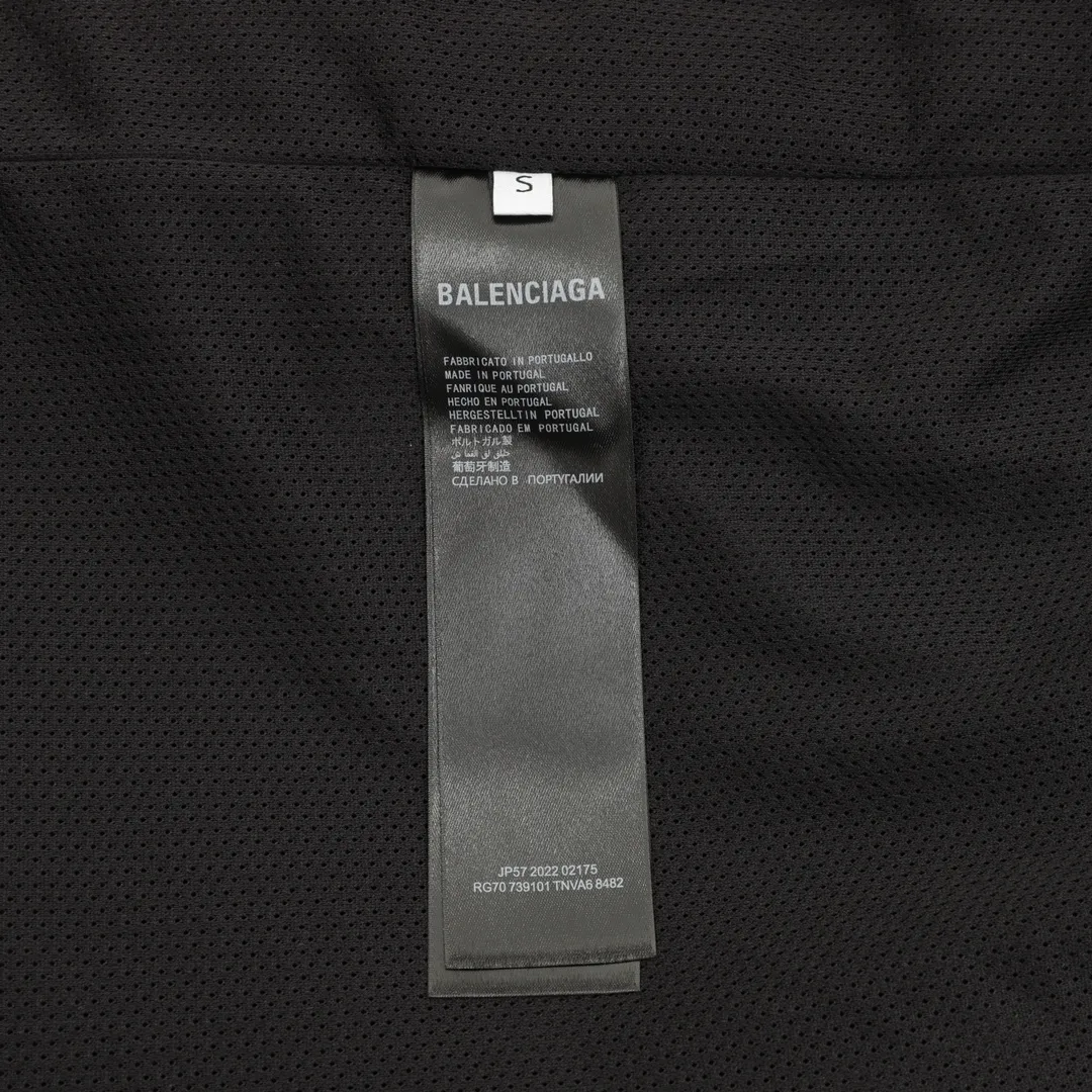 🅿️620 Balenciaga/Balenciaga three-color double-ring printed stand-up collar jacket. It is made of customized matt Taslan professional fabrics, plus three-proof coating process, Teflon anti-fouling treatment, anti-oil stains and easy to clean, polyester high-density bird's eye mesh lining, three-dimensional circulation breathable structure, quick moisture export, anti-static treatment, more comfortable to wear in autumn and winter, imported environmentally friendly glue screen printing, custom hardware zipper double puller LOGO, custom accessories three labels Size: XS-L