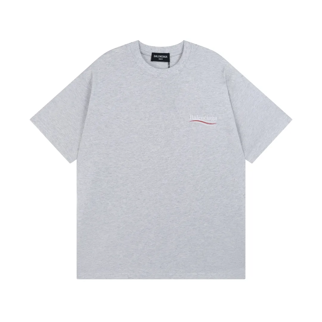 🅿️166 Detailed picture [Top version. Official website quality] BALENCI*GA/Paris #Classic, Coke printed short-sleeved T-shirt# The fabric is made of Paris ZP custom-woven and dyed cotton double yarn. Weighing 260 grams, the cloth surface is clean. The cloth pattern is clear, soft and comfortable. The threads are dyed with no color difference. The classic pattern printing uses environmentally friendly imported glue and precision stencil. The letters are clear. No burrs. The three-dimensional effect is strong. All colors are synchronized with the brick cabinets, custom woven and dyed, and will not fade. Different market currencies. The version adopts OS loose shoulder style. Same style for men and women. Code: BL223029 Color: White. Black. Yellow. Red. Gray. Gray blue. Blue. Army green and navy. Size: XS to L
