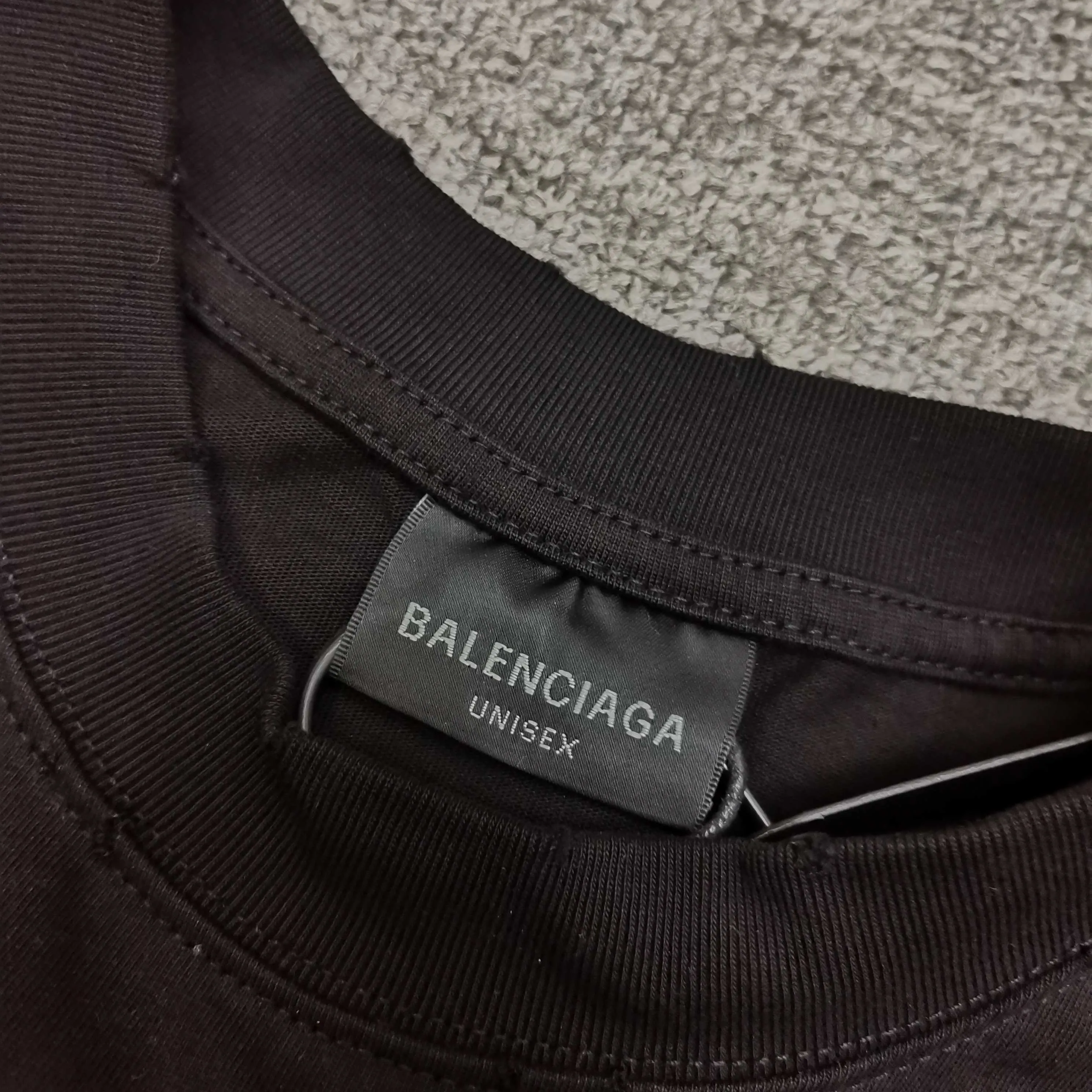 Balenciaga Balenciaga round neck vintage frayed effect short sleeves drop shoulder sleeve T-shirt loose fit color: black code number: XS S M L P280