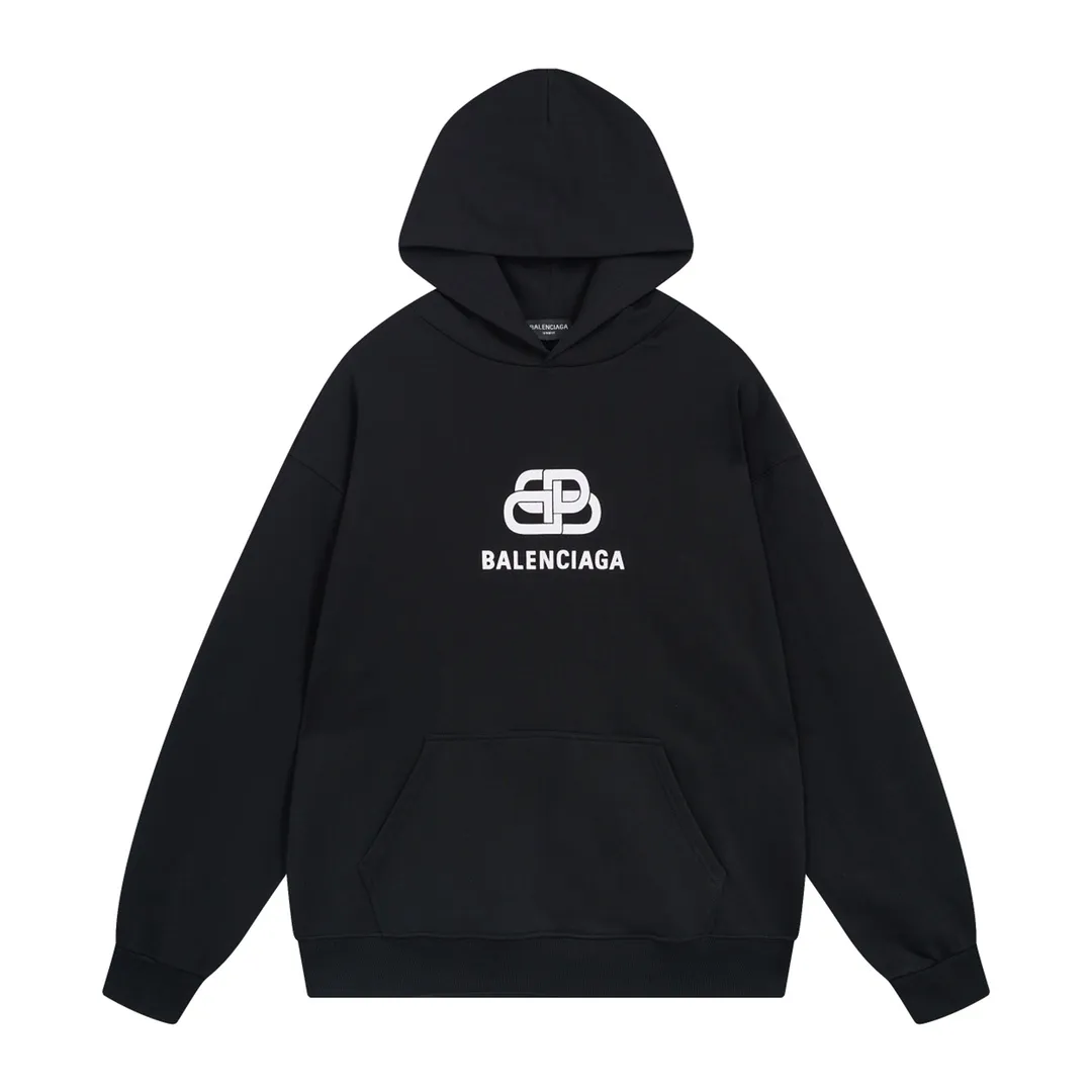 🅿️280 Detailed picture [Top version. Official website quality] BALENCI*GA/Paris. Classic style. Lock letter LOGO long-sleeved hooded sweatshirt. Brick cabinet synchronization.                       The fabric is made of Paris ZP custom-woven and dyed cotton sweatshirt. The weight is 450 grams. The cloth surface is clean. The cloth pattern is clear, soft and comfortable. The threads are dyed with no color difference. The classic pattern is printed with environmentally friendly imported materials, precision printing mesh, the letters are clear, the effect is three-dimensional, and the brick cabinet is restored. The version adopts the OS loose shoulder style. Same style for men and women Coding: BL238053 Color: black, white Size: XS S M L