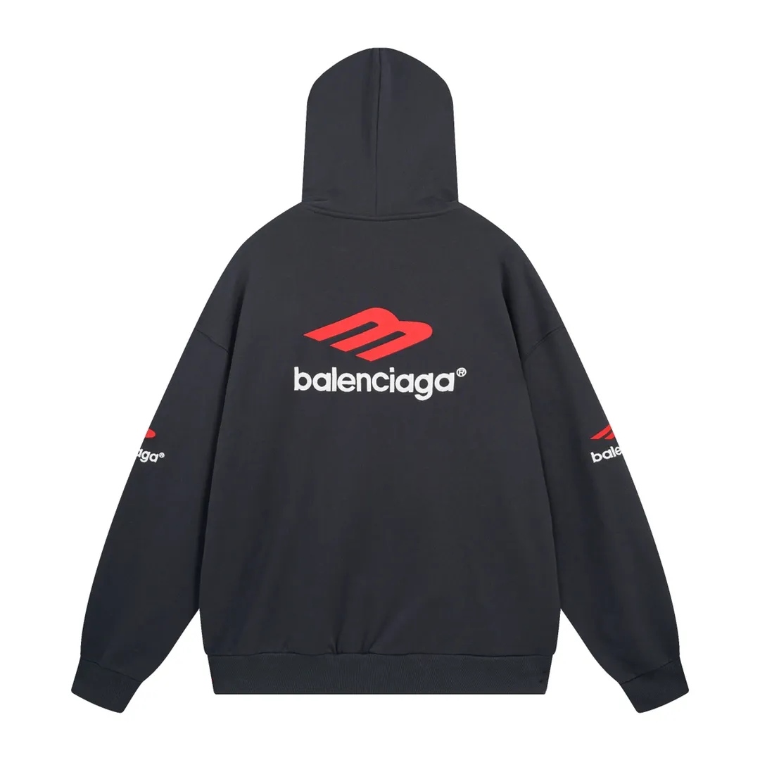 🅿️316 Detailed pictures [Top version. Official website quality] BALENCI*GA/Paris BALENCI*GA#2024 latest model, large letter LOGO icon embroidered hooded sweatshirt. Brick cabinet synchronization. Develop and develop genuine products at the first time. Embroidery. All colors are on the same board. Welcome to compare! The fabric is made of Paris ZP custom-woven and dyed cotton double-yarn large parka. The weight is 450 grams. The cloth surface is clean. The cloth pattern is clear. It is soft and comfortable. It has good color fastness and is not easy to change color. The threads are woven and dyed with no color difference. The embroidery is done using an imported Tajima embroidery machine, with a three-dimensional effect and clear lines. There are no burrs and miscellaneous threads, and the embroidery is of ultra-high craftsmanship. The version adopts OS loose shoulder design. Same style for men and women. Code: BL238006 Color: dark blue gray, white Size: XS S M L