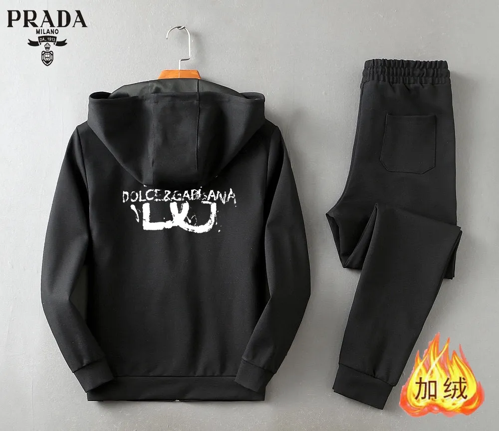 🅿️460 brand [BALENCIAGA] (velvet and thickened) 2025 autumn and winter new products, celebrities’ favorite fashion-flavored casual suits, clean and neat tailoring, full of urban style. Made of high-quality customized fabrics, the lining has excellent thermal insulation effect, feels soft and dry, and the upper body effect is crisp and stylish. The three-dimensional cutting process and the pattern are all of high standards, and the silhouette version has the right benefits! It is not tight at all, and you feel good when you put it on. So many top-quality raw materials create high-end products with unparalleled value. It is the first choice for high-end fashion people. (Size: M-4XL can wear up to 200 pounds)