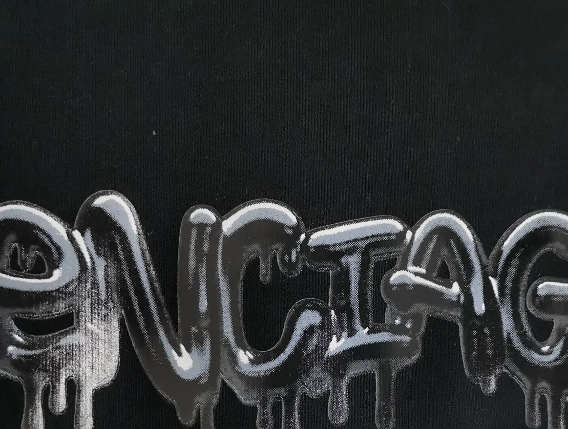 Additional details - the top tested version of BALENCIAGA, pink jelly glue dissolved pure cotton, loose and breathable, trendy brand, same style short sleeves for male and female couples. The design elements are still as simple as ever. The letters on the chest are integrated with the design of melted jelly, giving an immediate sense of high-end. 100% looped terry cotton fabric, pre-shrunk and washed, multi-dimensional handle. The printing is dot printing, cross-engraved lettering mold, inkjet-style heat transfer. The gel letters are first made and then fixed on the fabric through high-temperature pressing. The elements are simple and versatile. They look great in any combination. Color: black, white, light gray. Size: XS-L P:450