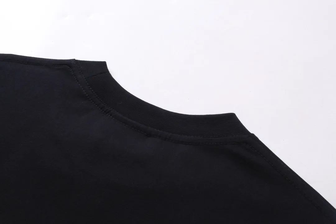 🅿️220 real photos [Top version. Official website quality] BALENCI*GA/Paris. SS24 new Balenciaga/Need for Speed: assembled cooperation series. Front and rear direct-injection printed long-sleeved T-shirts. Brick cabinet synchronization. Genuine product development at the first time, happy to print and compare! The fabric is made of Paris ZP custom-woven and dyed cotton double yarn. Weighing 260 grams, the cloth surface is clean. The cloth pattern is clear, soft and comfortable. The threads are dyed with no color difference. The printing is made of environmentally friendly imported materials with direct inkjet printing. The pattern letters are clear and the effect is three-dimensional. The version adopts OS loose shoulder style. Same style for men and women. Coding: BL225052 Color: black, white Size: XS S M L