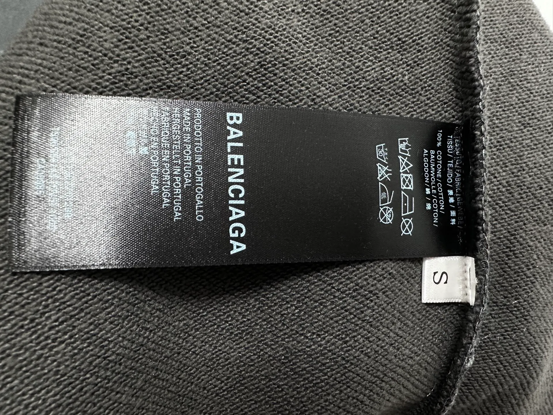 🅿️310 [BALENCIaGA] Paris washed round neck sweatshirt. The fabric is made of 400g Paris-specific double yarns* high weight double yarn ribs, washed and distressed. It has a better hand feel and texture. It is not easy to deform, not easy to shrink, not easy to fade, and maintains long-term beauty. The same style for men and women! ! Size: S-XL