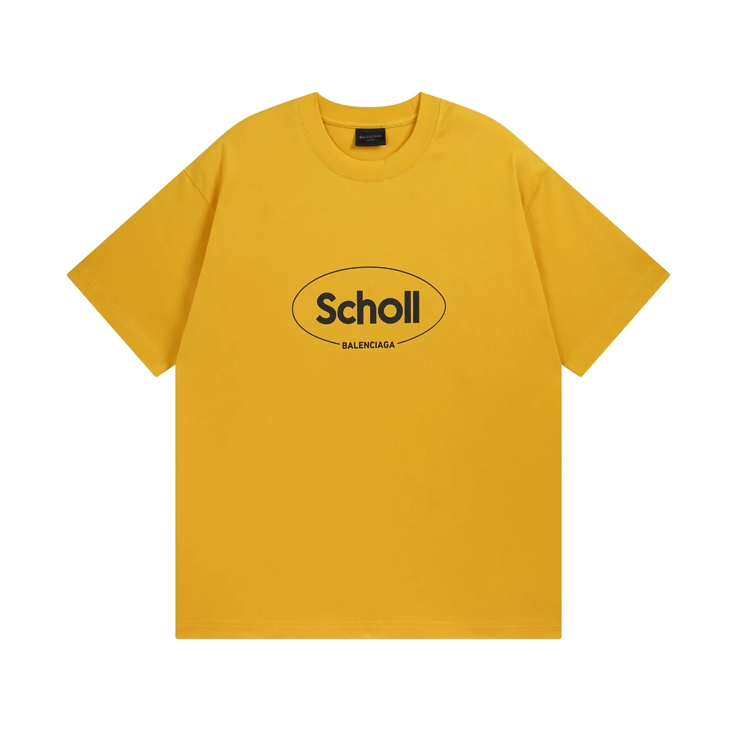 🅿️170 photos [Top version. Official website quality] BALENCI*GA/Paris. SS25 latest model, Paris co-branded Scholl printed short-sleeved T-shirt. Brick cabinet synchronization. Genuine product developed at the first time, welcome to compare! The fabric is made of Paris ZP custom-woven and dyed cotton double yarn. Weighing 260 grams, the cloth surface is clean. The cloth pattern is clear, soft and comfortable. The threads are dyed with no color difference. The printing uses environmentally friendly imported rubber paddles. The letters are clear and the effect is three-dimensional. The version adopts OS loose shoulder design. Same style for men and women. Code: BL253688 Color: black, yellow Size: XS S M L