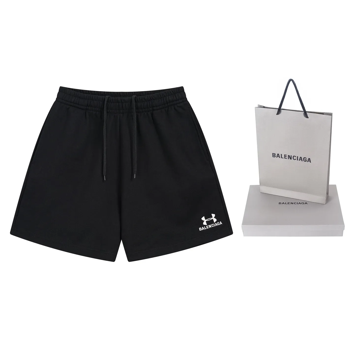 🅿️210 real photos [Top version. Official website quality] BALENCI*GA/Paris. 2025 new model. New embroidered shorts co-branded by Under Armor in Paris. Synchronized with brick cabinets. Developed as genuine products at the first time, please print and compare! The fabric is made of Paris ZP custom-woven and dyed 100% cotton terry sweatshirt. The weight is 460 grams. The cloth surface is clean. The cloth pattern is clear and the hand feels soft and comfortable. The embroidery uses an imported Tajima embroidery machine. The letters are clear and the effect is three-dimensional. The version adopts a loose version. Same style for men and women. Code: BL257003 Color: black, white Size: XS S M L