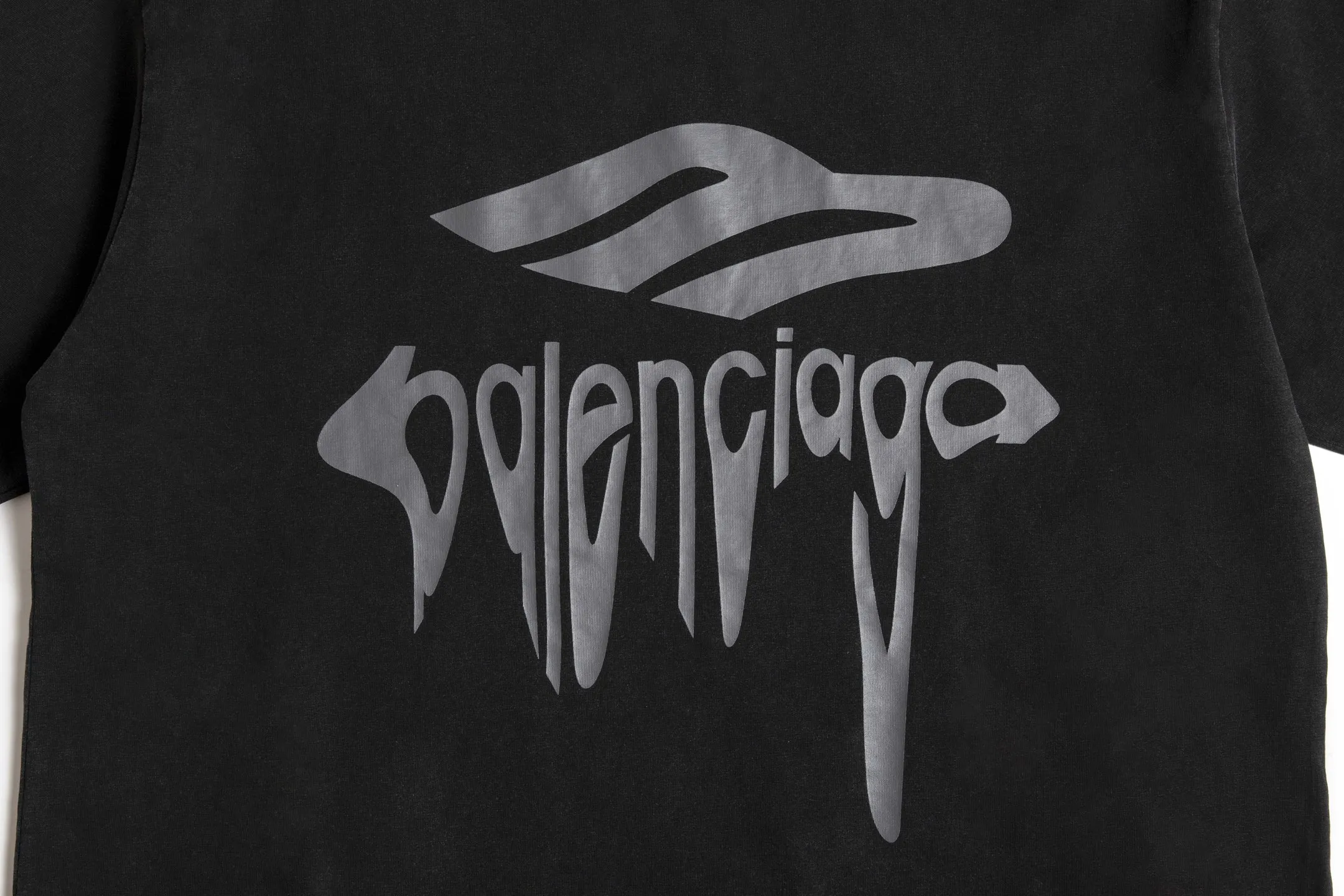 🅿️180 9186# Detailed picture Top version [[BALENCIA*GA] official website quality Paris new 3M artistic letter LOGO printed short-sleeved T-shirt OS version loose dropped shoulders Unisex style Fabric: 260g 100% cotton double yarn Process: front printing Garment washed worn distressed fixed color Color: washed black off-white Size: XS S M L