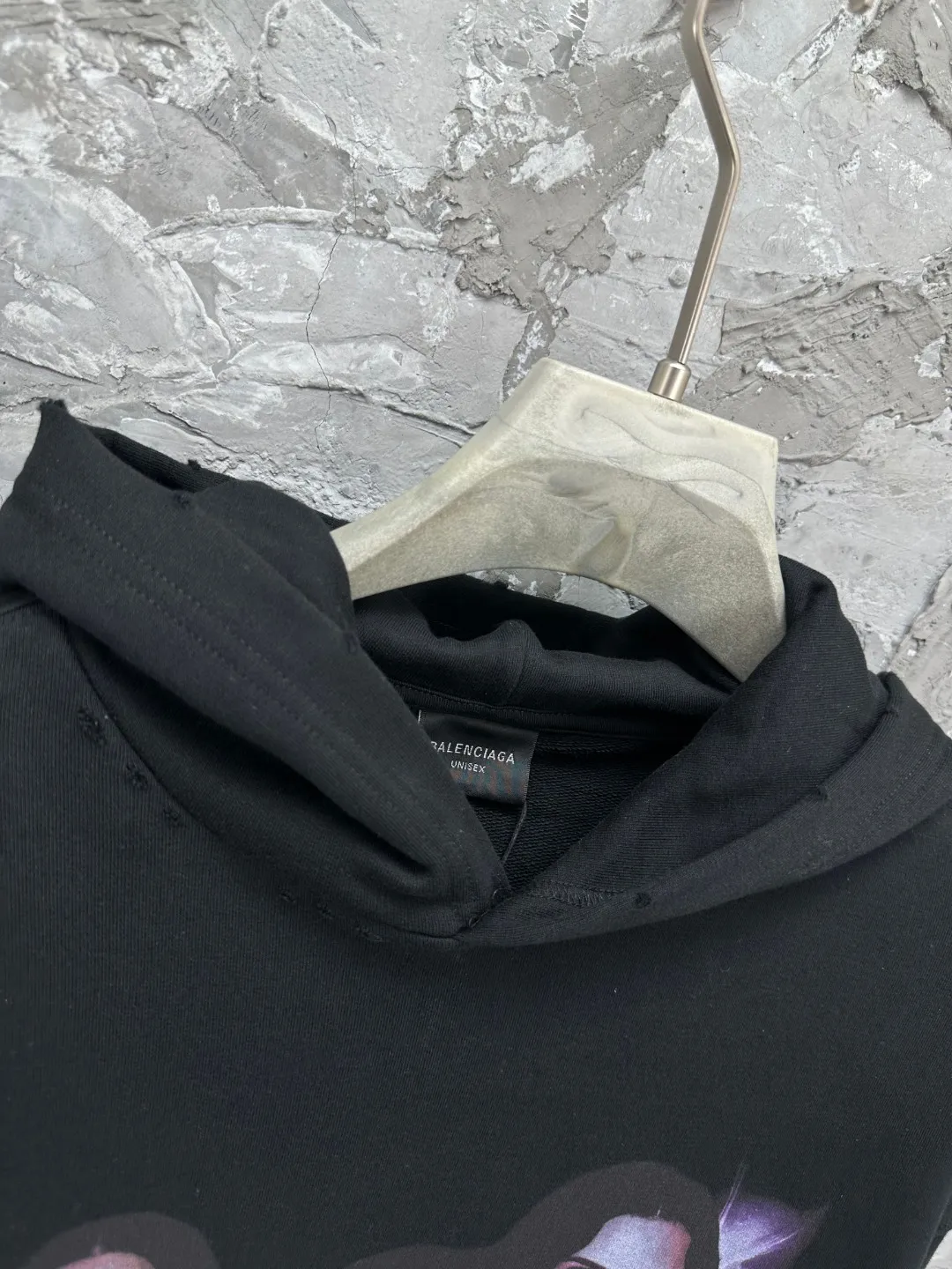 🅿️370 BALENCI*GA Paris Kardashian portrait art style hooded long-sleeved sweatshirt. The front pattern is printed by computer direct printing. The ready-to-wear is washed and worn. Customized matching hardware. The letters are clear. The effect is three-dimensional. Exclusively pattern-woven and dyed 460g fabric. Threads are dyed in the same vat with zero color difference. Brick cabinet synchronization. Welcome to compare. Same style for men and women -Color: Black -SIZE: Xs S M L Style No. 8971#