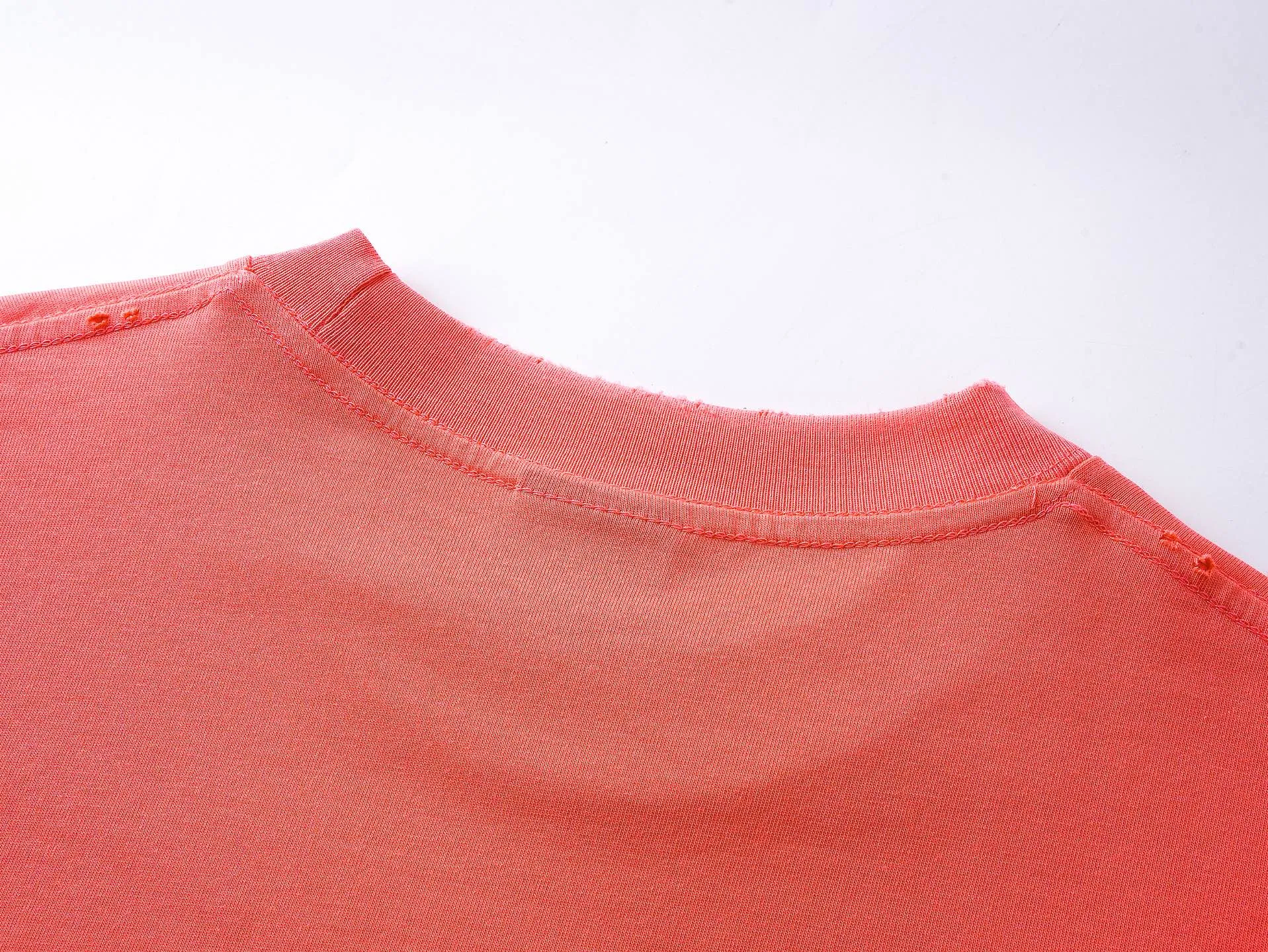 🅿️194 Actual pictures [Top version. Official website quality] BALENCI*GA/Paris. 25ss latest classic model. The tape printing adopts computer direct printing, and the ready-made clothes are washed and worn short-sleeved T-shirts. Brick cabinet synchronization. The fabric is made of Paris ZP custom-woven and dyed cotton double yarn compact cotton. The weight is 260 grams, the cloth surface is clean. The cloth pattern is clear, soft and comfortable, and the thread is dyed with no color difference. The classic pattern uses computer direct printing, the letters are clear and the effect is three-dimensional. Restored brick cabinet. The garments were washed and aged, and polished by many hands. Produced by ultra-heavy craftsmanship, the market currency is very different, welcome to compare.                                 The version adopts OS loose shoulder design. The same style for men and women. Code: BL253711 Color: Orange, washed black Size: XS S M L