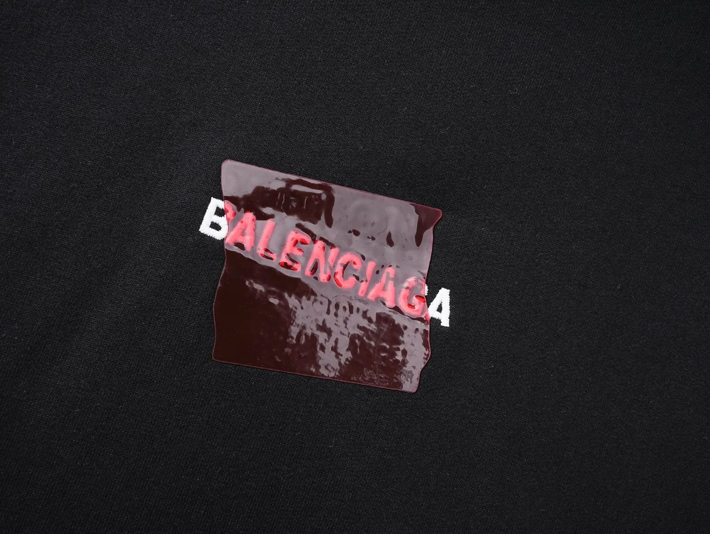 🅿️350 - BALENCI*GA Paris' latest autumn and winter embroidered tape-laminated hooded long-sleeved sweatshirt. The front letters are imported Tajima embroidery machine. The tape is embossed with imported transparent glue. The letters are clear. The effect is three-dimensional. Exclusively woven and dyed 460g fabric. Threads are dyed in the same vat with zero color difference. Brick cabinet synchronization. Welcome to compare. Same style for men and women -Color: Black -SIZE: Xs S M L Style No. 8963#