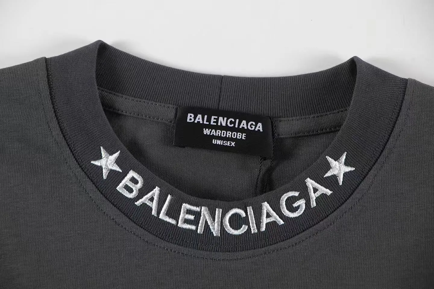 🅿️146 Style: 2026 new Balenciaga embroidered short-sleeved T-shirt Material: High version 300g double yarn combed cotton Size: S～XL Color: Gray Style number: Z032