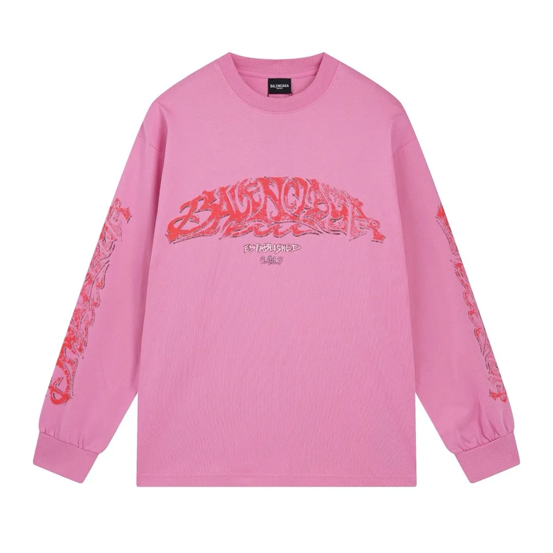 🅿️220 real photos [Top version. Official website quality] BALENCI*GA/Paris. 2024 latest flame graffiti direct-printed long-sleeved T-shirt. Brick cabinet synchronization. ⚠️Difference in market currency. YB development. The fabric is made of Paris ZP custom-woven and dyed 100% cotton double yarn compact cotton. The weight is 260 grams, the cloth surface is clean. The cloth pattern is clear, soft and comfortable. The threads are dyed with no color difference. The front and back printing adopts Kornit direct-printing printing pattern and adopts OS loose shoulder-dropping pattern. Same style for men and women. Code: BL225013 Color: dark gray blue, pink. Size: XS S M L
