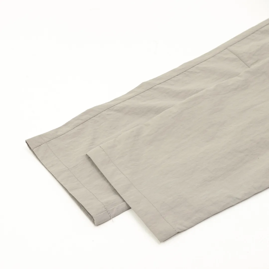 🅿️390 Balenciaga/Balenciaga half-letter embroidered splicing sports trousers, light luxury, a must-have item for daily commuting for men and women, correct version, welcome to compare · Customized matte Taslan jacket fabric · The fabric has been treated with a waterproof coating process · OS ultra-loose silhouette design Size: XS-L