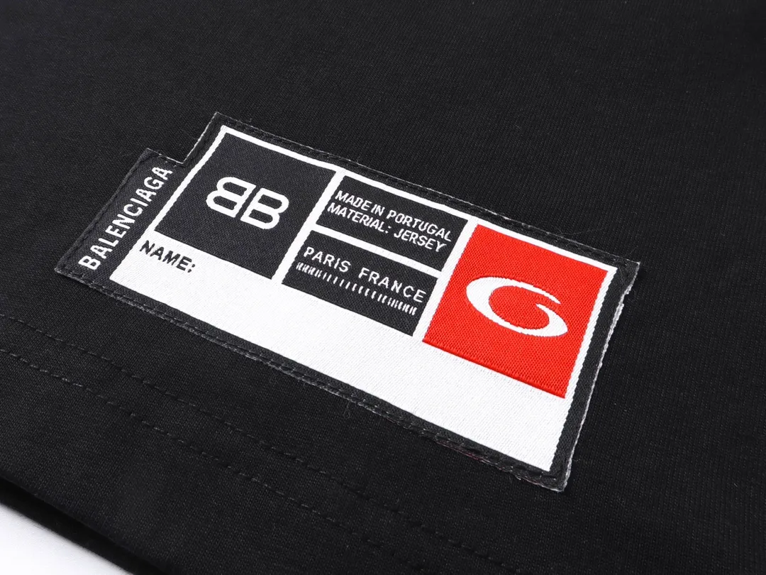🅿️210 Actual pictures [Top version. Official website quality] BALENCI*GA/Paris.SS25 latest basketball uniform embroidered printed long-sleeved T-shirt. The front embroidery is embroidered and printed using a Tajima computer embroidery machine, the lower left corner is stamped, and the back piece is printed. Brick cabinets are synchronized. Genuine products are developed at the first time. The fabric is made of Paris ZP custom-woven and dyed cotton double yarn. Weighing 260 grams, the cloth surface is clean. The cloth pattern is clear, soft and comfortable. The threads are dyed with no color difference. The printing uses environmentally friendly imported materials, the letters are clear and the effect is three-dimensional. The version adopts OS loose shoulder design. Same style for men and women. Code: BL253626 Color: black, white, orchid, purple, yellow, green. Size: XS S M L