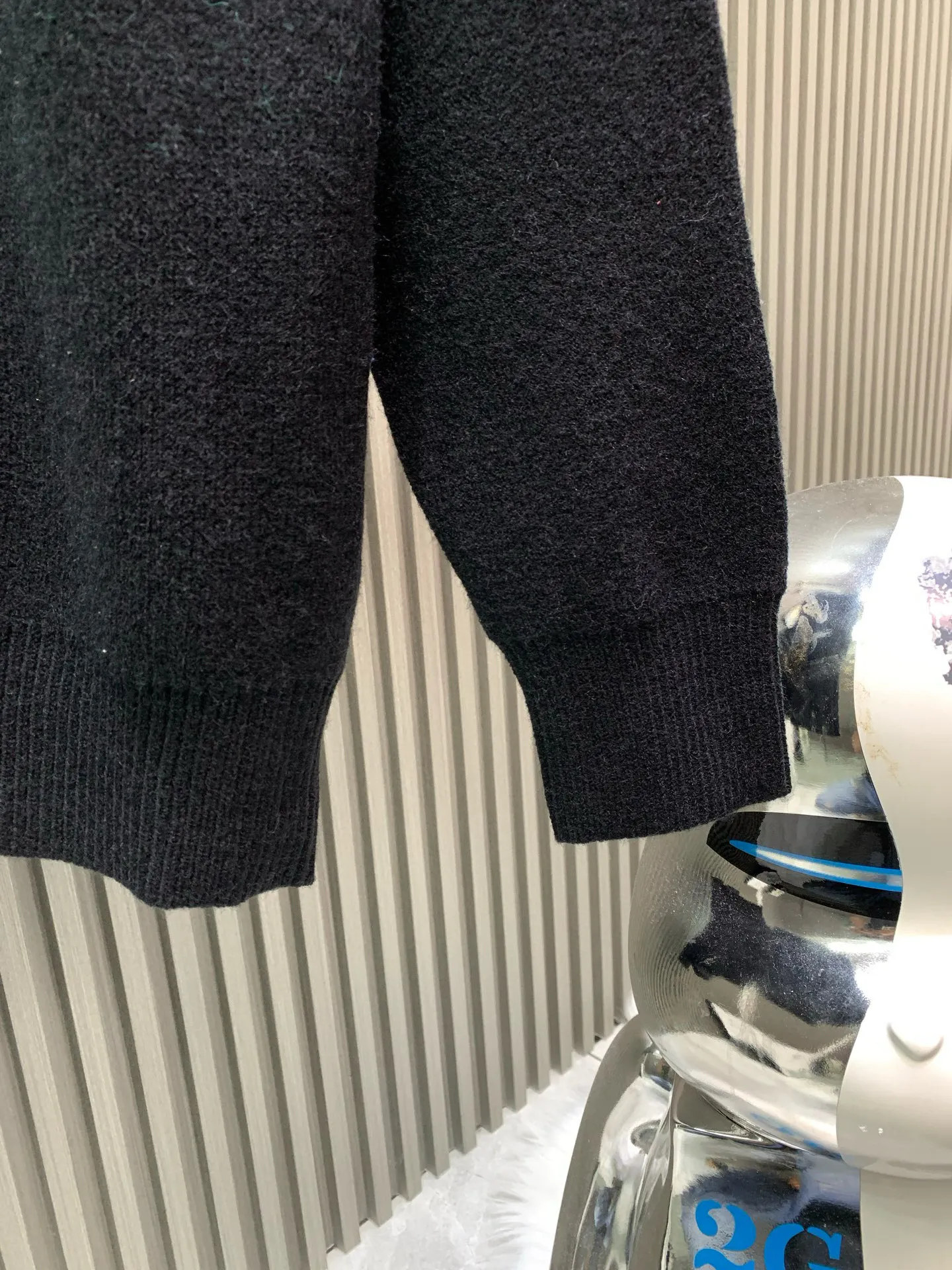 🅿️330 🀄️ BALENClAGA Balenciaga Autumn and Winter New Multi-Language Couple Versatile Knitted Sweater High Version⚠️High Version⚠️ Exclusively launched on the entire network. The versatile style has perfect details. The original fabric is the same style as the Internet celebrity. It feels very comfortable, fashionable and personalized. It is super versatile and good-looking. It is very suitable for both men and women. It is a must-have for everyone. It has three standards.