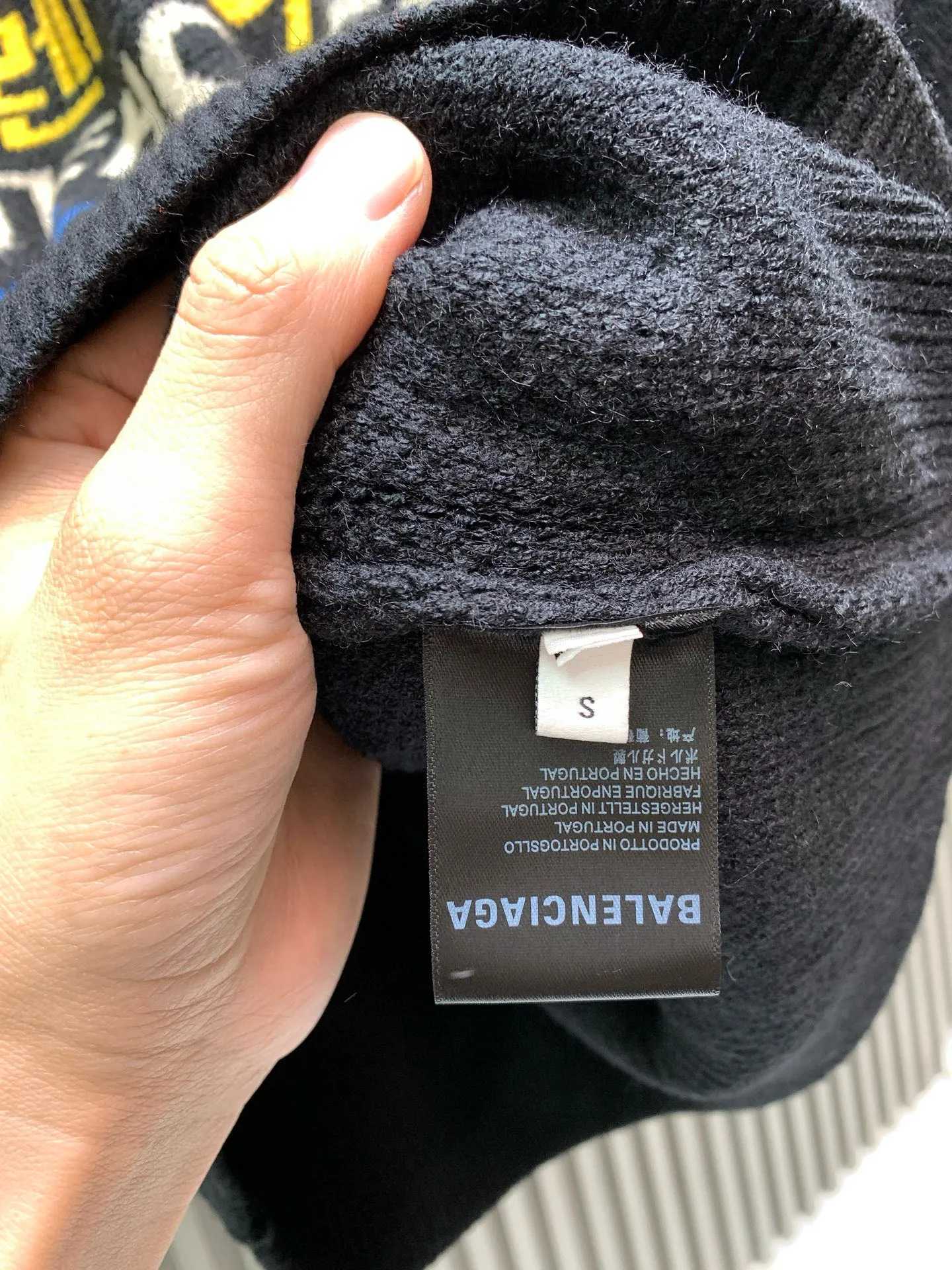 🅿️330 🀄️ BALENClAGA Balenciaga Autumn and Winter New Multi-Language Couple Versatile Knitted Sweater High Version⚠️High Version⚠️ Exclusively launched on the entire network. The versatile style has perfect details. The original fabric is the same style as the Internet celebrity. It feels very comfortable, fashionable and personalized. It is super versatile and good-looking. It is very suitable for both men and women. It is a must-have for everyone. It has three standards.