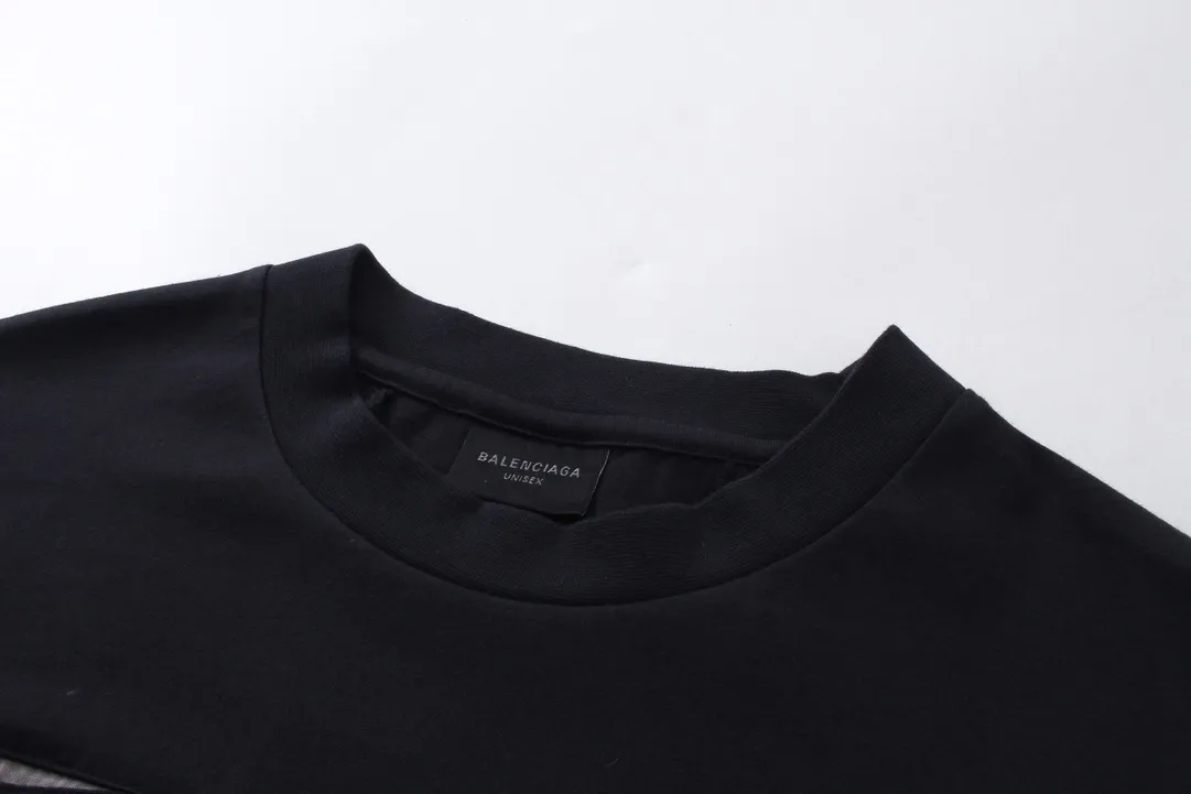 🅿️320 real photos [Top version. Official website quality] BALENCI*GA/Paris BALENCI*GA#2024 latest model, double-ring embroidery on the front and back, multiple stitching, washed short-sleeved T-shirt. Brick cabinet synchronization. Genuine products are developed and developed in the first time. Welcome to compare! Note⚠️ZP is gray-blue, not black. The fabric is made of Paris ZP custom-woven and dyed 100% cotton double-yarn compact cotton. The weight is 260 grams. The cloth surface is clean. The cloth pattern is clear. It is soft and comfortable. It has good color fastness and is not easy to change color. The threads are woven and dyed with no color difference. The double-ring embroidery flower is embroidered with Tajima imported machine, the effect is three-dimensional, the garment is washed, super heavy craftsmanship, the version adopts OS loose shoulder version. Same style for men and women Coding: BL223390 Color: gray blue Size: XS. S. M. L
