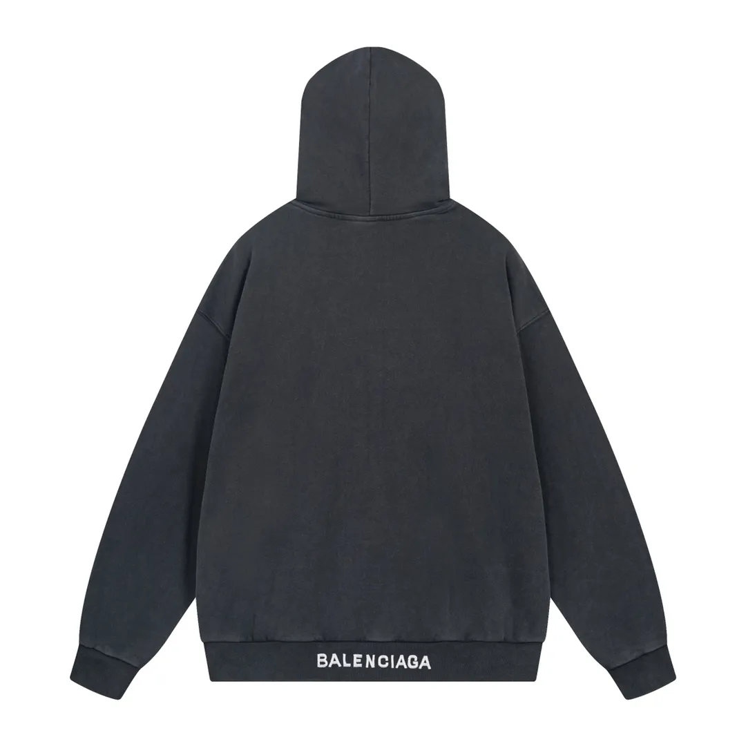 🅿️310 Detailed picture [Top version. Official website quality] BALENCI*GA/Paris BALENCI*GA#Valentine's Day. Limited to the latest model, 520 love printed ribbed embroidery LOGO hooded sweatshirt on the back. Brick cabinet synchronization. The fabric is made of Paris ZP custom-woven and dyed cotton double yarn large sweatshirt. The weight is 450 grams, the cloth surface is clean. The cloth texture is clear. Soft and comfortable. The color fastness is good. It is not easy to change color. The threads are woven and dyed with no color difference. The printing is done by computer direct printing, with ribbed embroidery on the back for a three-dimensional effect. The version adopts OS loose shoulder style. Same style for men and women. Code: BL238028 Color: washed black, off-white. Size: XS S M L