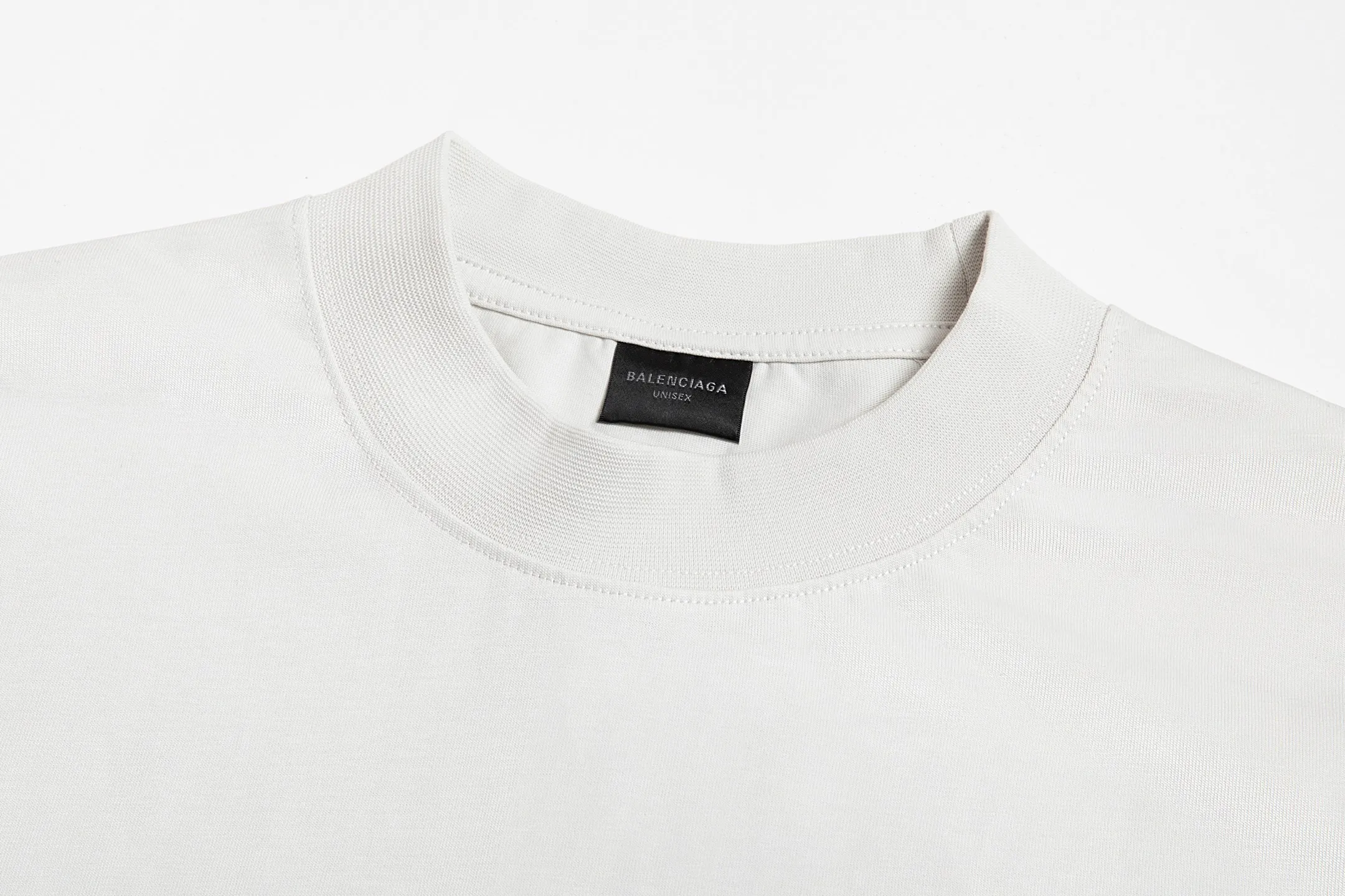 🅿️170 9197# Detailed picture Top version [[BALENCIA*GA] official website quality Paris new sunglasses front and rear digital direct printing printed short-sleeved T-shirt OS version loose dropped shoulders Unisex style Fabric: 260 grams 100% cotton double yarn Technology: front and rear digital direct printing Garment wash Shape solid color Color: off-white Size: XS S M L