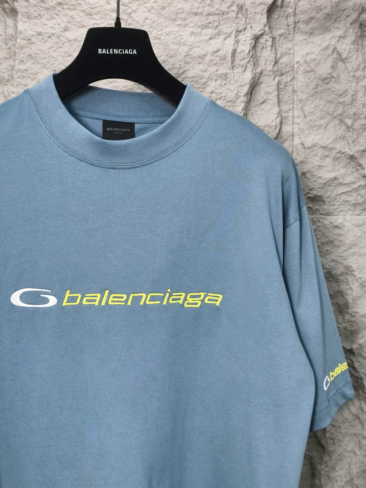 🅿️180 9209# Actual pictures Top version [[BALENCIA*GA] Official website quality Paris new classic letter LOGO embroidered short-sleeved T-shirt OS version Loose dropped shoulders Unisex style Fabric: 260g 100% cotton double yarn Craftsmanship: Embroidery on the front and back panels, left and right sleeves Garment washing Shape solid color Color: black fog blue Size: XS S M L