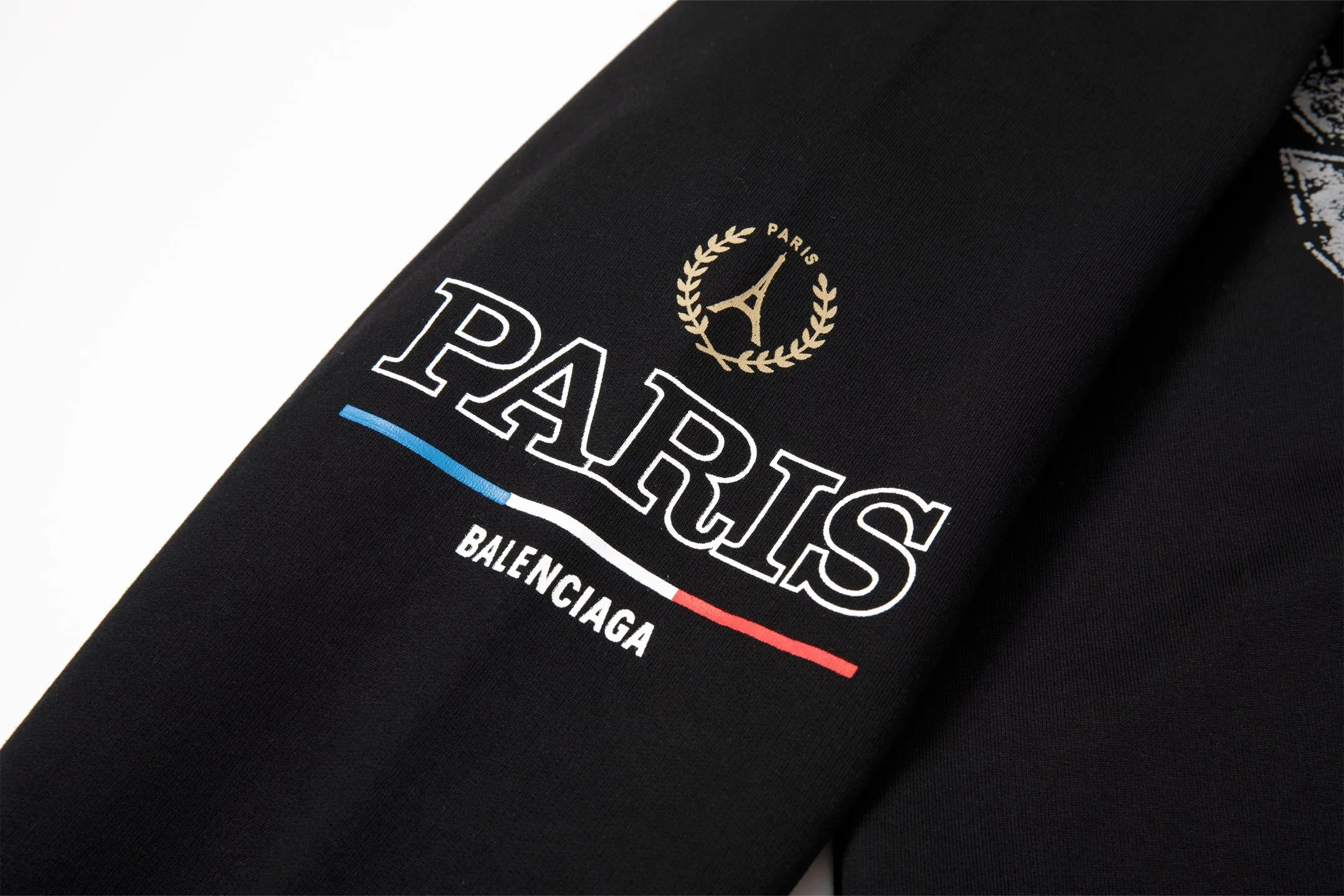 🅿️300 7206# Detailed picture Top version [[BALENCIA*GA] Official website quality Paris new Balenciaxx art multi-branded hooded sweatshirt OS version Loose dropped shoulders Unisex style Fabric: 480g 100% cotton terry Davidson Technique: Front and back panels left and right sleeve printing Garment wash Shape solid color Color: Black White Size: XS S M L