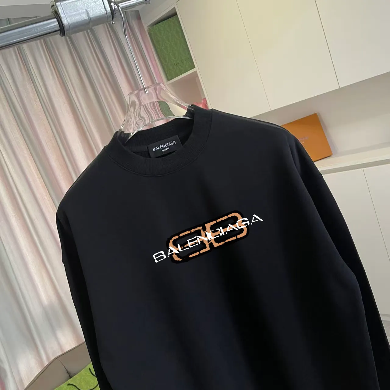 🅿️230 BALENCI*GA Paris 2025 Autumn and Winter New Style Personalized Letter Logo Print Customized Pure Cotton Fabric 400g Round Neck Sweater Same Style for Men and Women Size: S M L XL XXL Five Codes Color: Black White