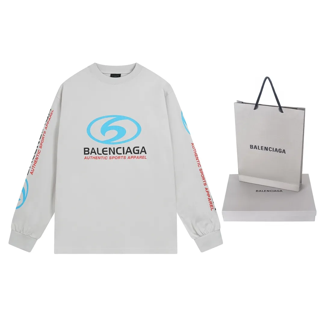 🅿️220 real photos [Top version. Official website quality] BALENCI*GA/Paris. 2024 new model. Paris surf pattern letter printing straight split long-sleeved T-shirt, brick cabinet synchronization. Genuine product developed at the first time, happy to print and compare! The fabric is made of Paris ZP custom-woven and dyed cotton double yarn. Weighing 260 grams, the cloth surface is clean. The cloth pattern is clear, soft and comfortable. The threads are dyed with no color difference. The classic LOGO is printed using environmentally friendly imported materials with clear pattern letters and a three-dimensional effect. Restored brick cabinet. Ready-made garments are washed, worn and distressed. Different market currency. Welcome to compare. The version adopts OS loose shoulder style. Same style for men and women. Code: BL225033 Color: gray blue, apricot, size: XS S M L