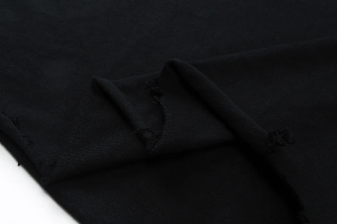 🅿️190 detailed pictures [Top version. Official website quality] BALENCI*GA/Paris BALENCI*GA# New style, 2024 latest pattern direct-injection printing, worn and damaged old short-sleeved T-shirts. Brick cabinet synchronization. The old and worn ZP is the same, welcome to compare. The fabric is made of Paris ZP custom-woven and dyed 100% cotton double-yarn compact cotton. The weight is 260 grams. The cloth surface is clean. The cloth pattern is clear. Soft and comfortable. Good color fastness. Not easy to change color. The threads are woven and dyed with no color difference. The ready-made garments are washed, distressed and worn with heavy craftsmanship. Jubie market makes goods based on pictures. Comparisons welcome. Restore brick cabinet. The version adopts OS loose shoulder style. Same style for men and women. Code: BL223369 Color: black. Size: XS to L
