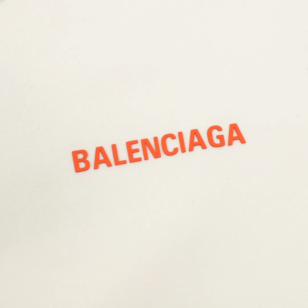 🅿️500 Balenciaga 25FW round neck sweatshirt with small letters, 480g high-grade combed cotton fabric, counter collar label, purchasing grade white thick plate hang tag, original hanging grain, three-dimensional foam printing on the front and back, strong sense of layering, same style for men and women, couple style, oversize version, loose size: S-XL