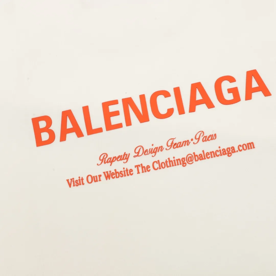 🅿️500 Balenciaga 25FW round neck sweatshirt with small letters, 480g high-grade combed cotton fabric, counter collar label, purchasing grade white thick plate hang tag, original hanging grain, three-dimensional foam printing on the front and back, strong sense of layering, same style for men and women, couple style, oversize version, loose size: S-XL