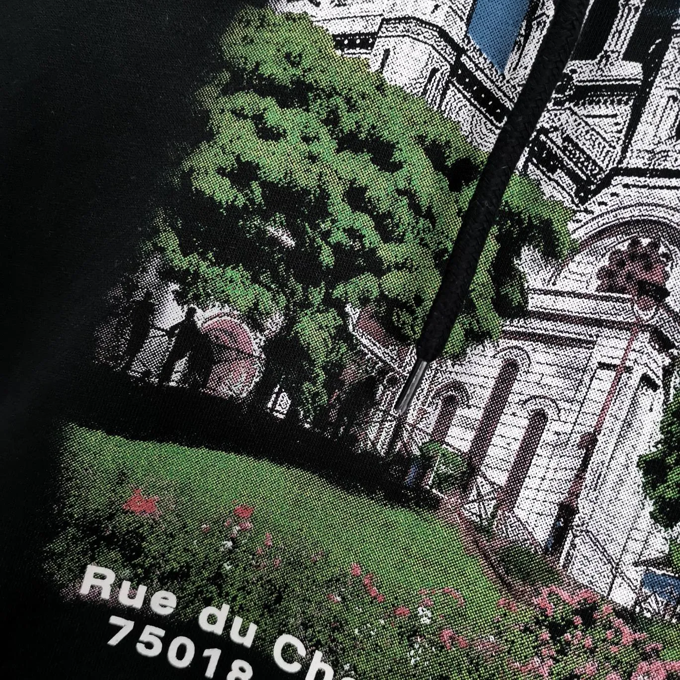 Supplementary details on the chest - the top tested version of BALENCIAGA Balenciaga Sacred Heart Cathedral Garden Notre Dame Castle loose cotton men and women couples the same autumn and winter pure cotton hoodie hooded sweatshirt top quality, each piece has been garment washed. The printing process adopts Kornit Digital 7-color direct printing, which restores the picture quality in high definition. People, trees and buildings are clearly visible and layered. Letter printing details are processed without tooth edges! The cost of front and back printing is enough to buy a box of good cigarettes. Details are as shown in the picture, all products are visually photographed without any modification! The fabric is made of 480g combed cotton terry fabric, which is heavy-weight and has a full drape. The most important thing is that while ensuring the weight, it can also effectively exert its breathable and breathable effect! Exclusive quality shipment Original fabric Self-adhesive coding Counter tag Size: XS-L Color: Black White P: 480