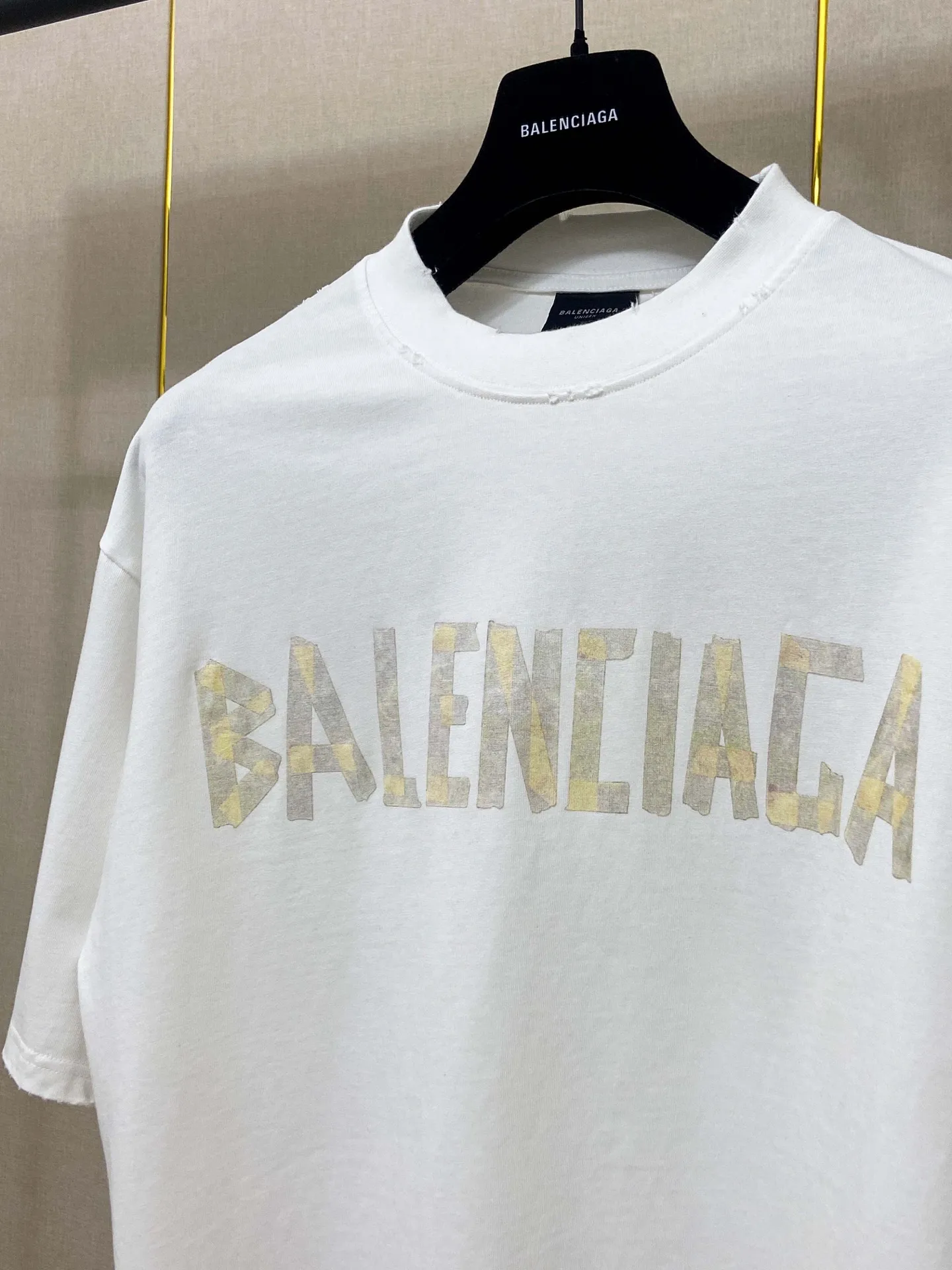 🅿️180 9110# Actual photo top version [[BALENCIA*GA] official website quality Paris new yellow tape bandage digital direct spray short-sleeved T-shirt OS version loose dropped shoulders Unisex style Fabric: 260g 100% pure cotton double yarn Process: front and rear digital direct spray garment wash worn distressed fixed color Color: gray blue white washed blue burgundy green Black silver rose red khaki Size: XS S M L