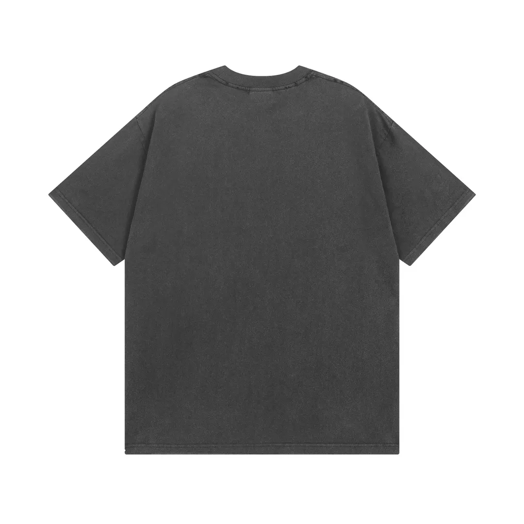 🅿️194 Actual pictures [Top version. Official website quality] BALENCI*GA/Paris.SS25 latest model Georgian Tbilisi white ink direct-jet printing washed and worn short-sleeved T-shirt. Ready-made clothes washed and worn. Brick cabinets are synchronized. Genuine products are developed at the first time. The fabric is made of Paris ZP custom-woven and dyed cotton double yarn. Weighing 260 grams, the cloth surface is clean. The cloth pattern is clear, soft and comfortable. The threads are dyed with no color difference. The printing adopts computer direct printing, and the effect is three-dimensional. The version adopts OS loose shoulder design. Same style for men and women. Code: BL223618 Color: washed black Size: XS S M L
