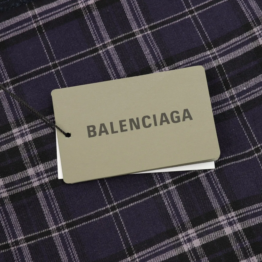 🅿️620 Balenciaga/Balenciaga plaid patch letter zipper jacket is made of customized matt Taslan professional fabrics, plus three-proof coating process, Teflon anti-fouling treatment, anti-oil stains and easy to clean, polyester high-density bird's eye mesh lining, three-dimensional circulation breathable structure, quick moisture export, anti-static treatment, more comfortable to wear in autumn and winter, imported environmentally friendly glue screen printing, custom hardware zipper double puller LOGO, custom accessories three labels Size: XS-L